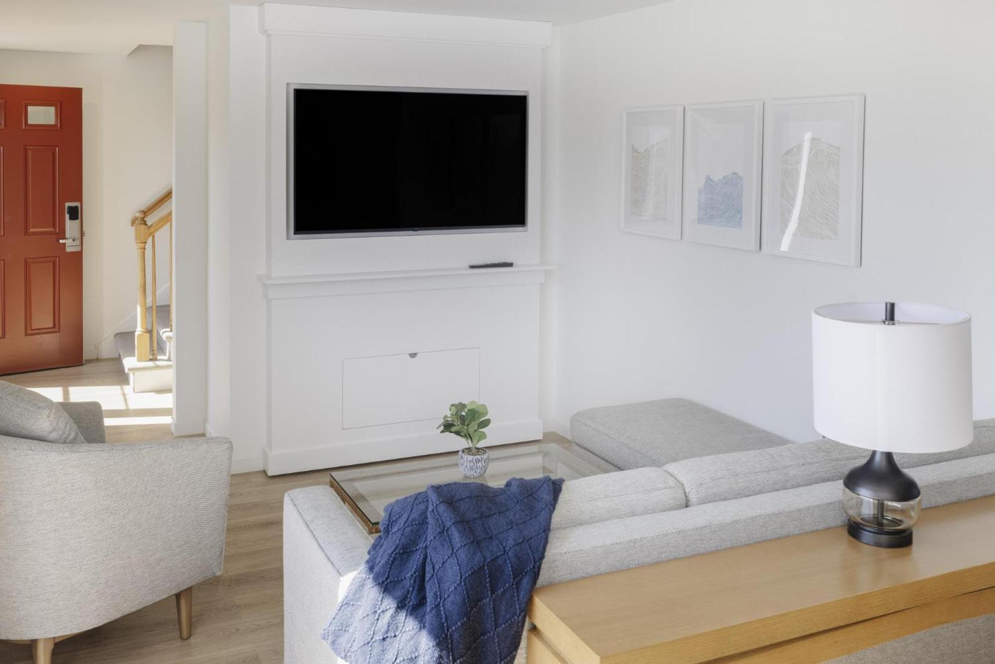 Three-Bedroom Apartment with Ocean View